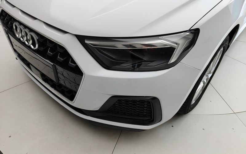 A1 SPORTBACK 30  TFSI ADMIRED ADVANCED  S-TRONIC