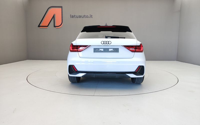 A1 SPORTBACK 30 TFSI 116CV S IDENTITY BLACK