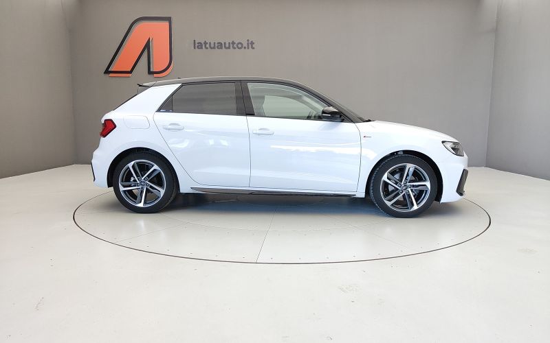 A1 SPORTBACK 30 TFSI 116CV S IDENTITY BLACK