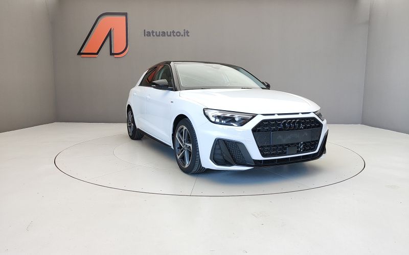 A1 SPORTBACK 30 TFSI 116CV S IDENTITY BLACK
