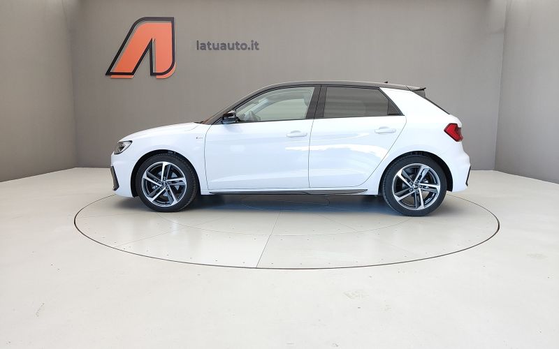 A1 SPORTBACK 30 TFSI 116CV S IDENTITY BLACK