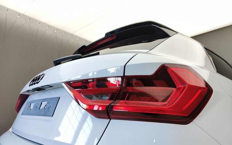 A1 SPORTBACK 30 TFSI 116CV S IDENTITY BLACK