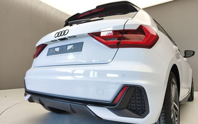 A1 SPORTBACK 30 TFSI 116CV S IDENTITY BLACK