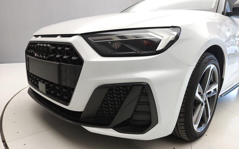 A1 SPORTBACK 30 TFSI 116CV S IDENTITY BLACK