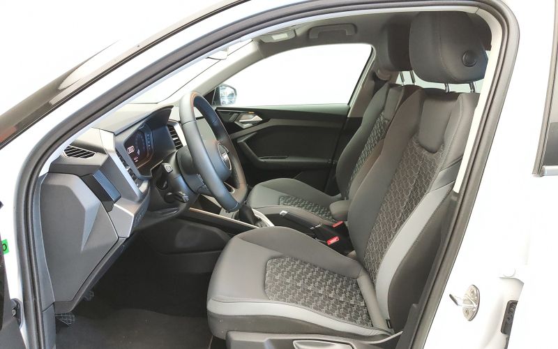 A1 SPORTBACK 30 TFSI 116CV S IDENTITY BLACK
