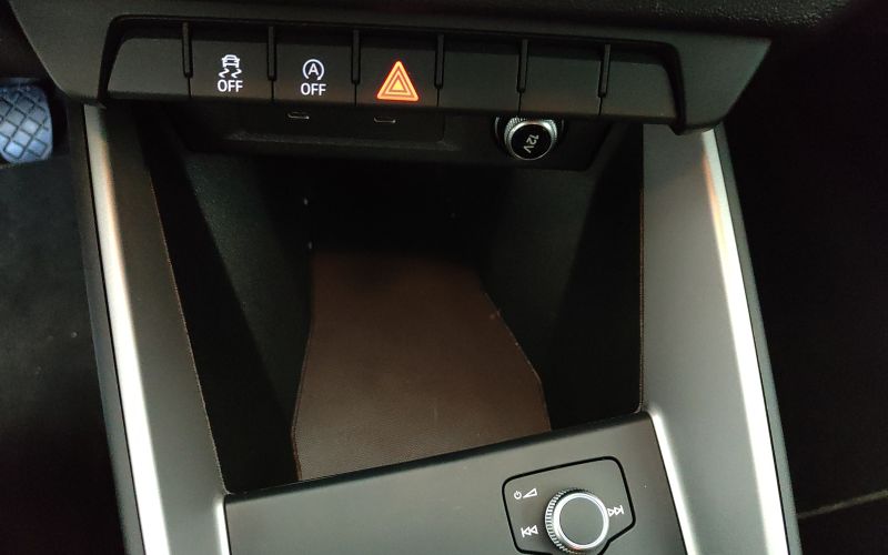 A1 SPORTBACK 30 TFSI 116CV S IDENTITY BLACK