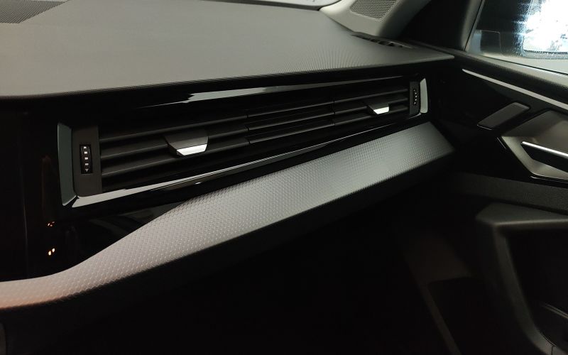 A1 SPORTBACK 30 TFSI 116CV S IDENTITY BLACK