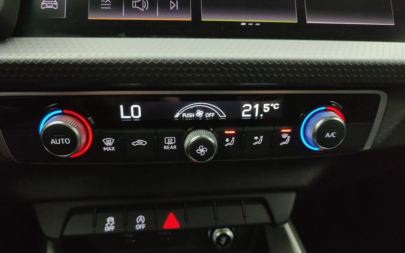 A1 SPORTBACK 30 TFSI 116CV S IDENTITY BLACK