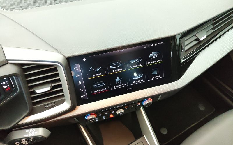 A1 SPORTBACK 30 TFSI 116CV S IDENTITY BLACK