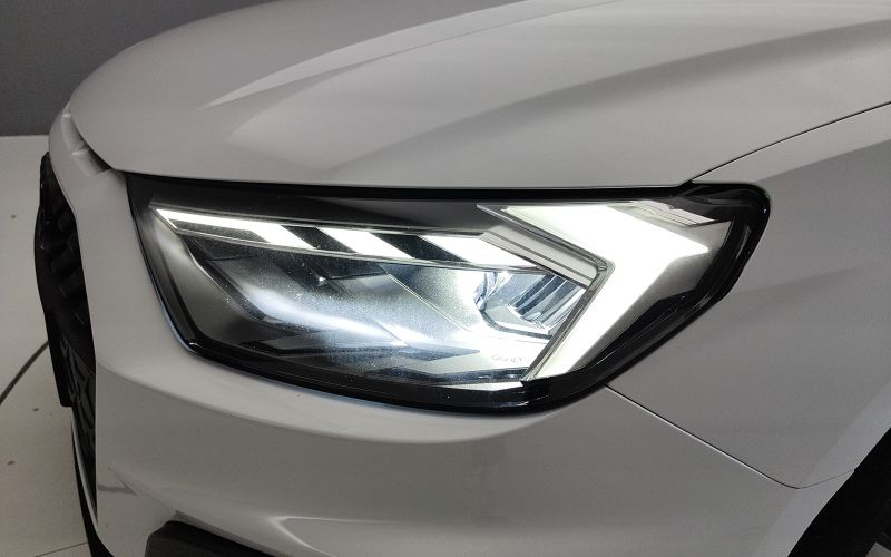 A1 SPORTBACK 30 TFSI 116CV S IDENTITY BLACK