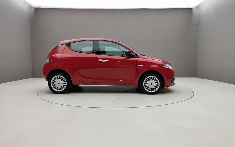 YPSILON 1.3 MJT 95CV GOLD TETTO APRIBILE