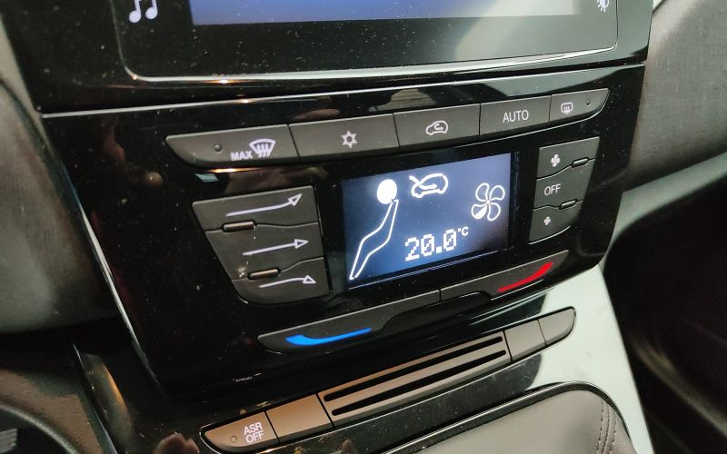 YPSILON 1.0 70CV HYBRID GOLD 