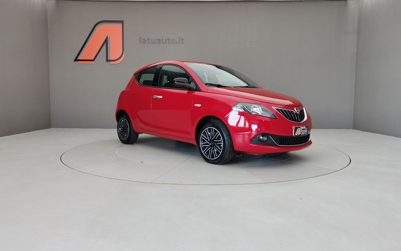 YPSILON 1.0 70CV HYBRID GOLD MY23