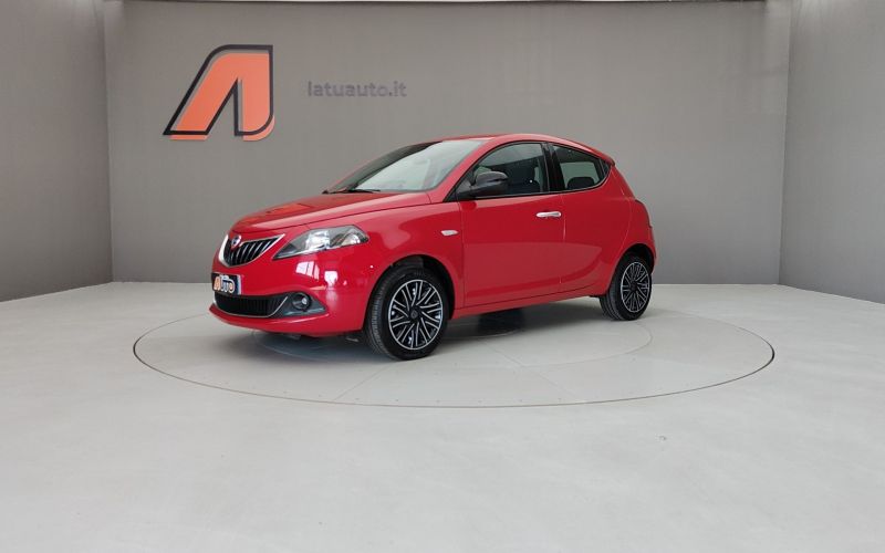 YPSILON 1.0 70CV HYBRID GOLD MY23