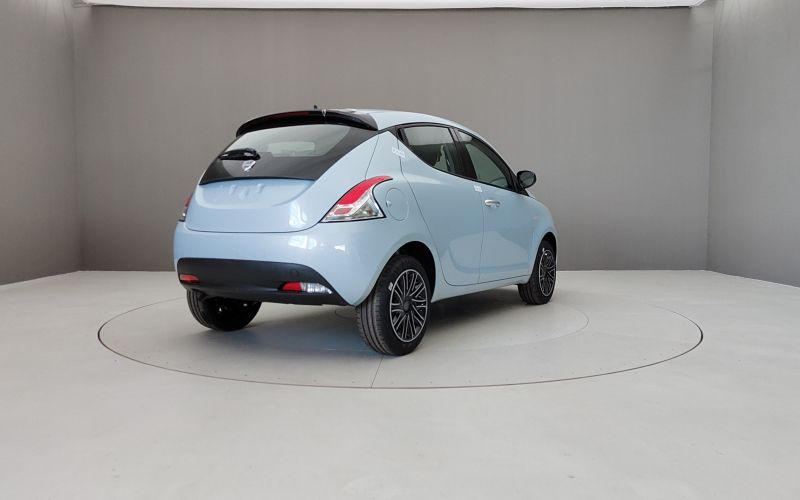 YPSILON 1.0 70CV HYBRID ORO