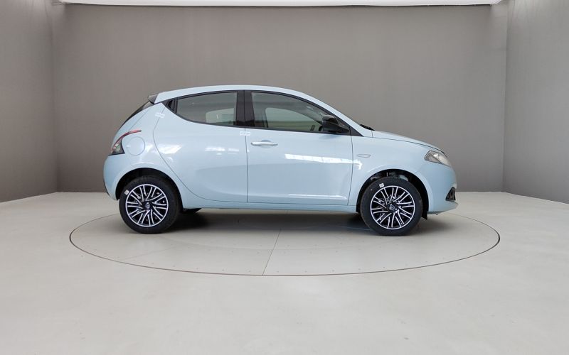 YPSILON 1.0 70CV HYBRID ORO