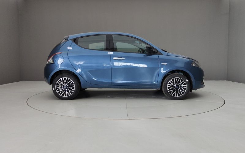 YPSILON 1.0 70CV HYBRID PLATINO 