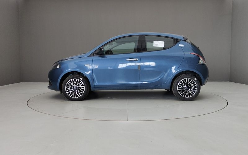 YPSILON 1.0 70CV HYBRID PLATINO 