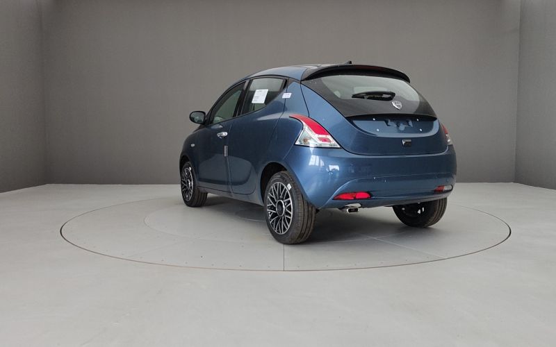 YPSILON 1.0 70CV HYBRID PLATINO 