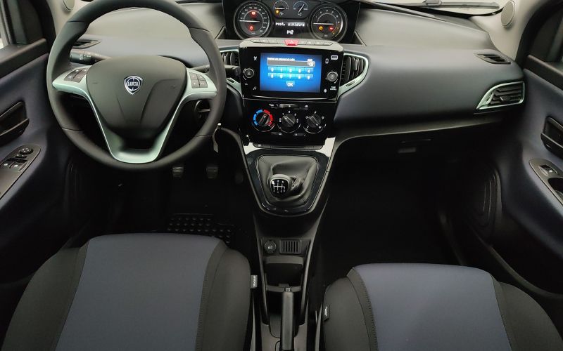 YPSILON 1.0 70CV HYBRID PLATINO 