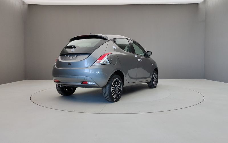 YPSILON 1.0 70CV HYBRID PLATINO 