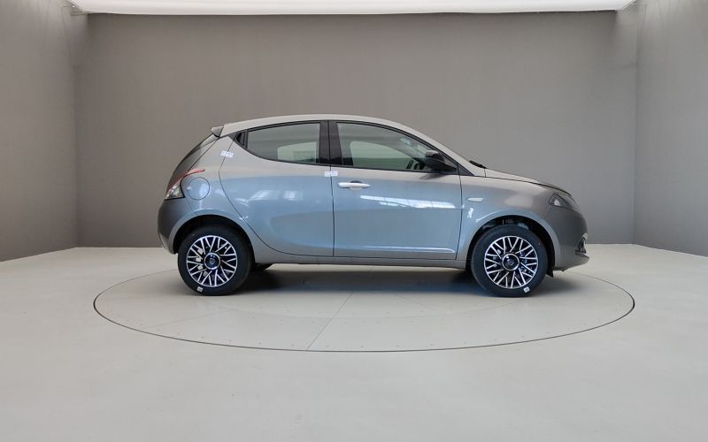 YPSILON 1.0 70CV HYBRID PLATINO 