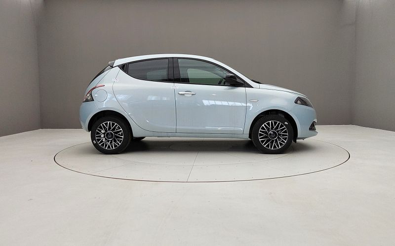 YPSILON 1.0 70CV HYBRID PLATINO 