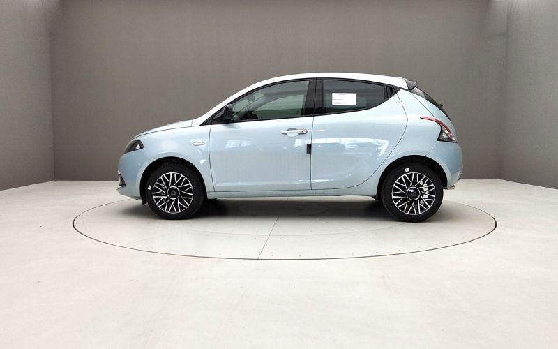 YPSILON 1.0 70CV HYBRID PLATINO 