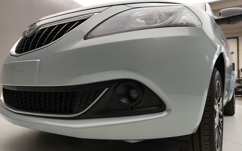 YPSILON 1.0 70CV HYBRID PLATINO 