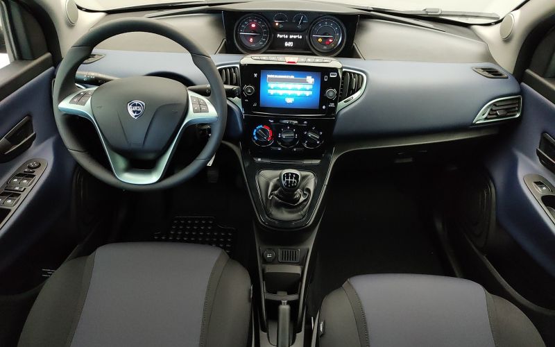 YPSILON 1.0 70CV HYBRID PLATINO 