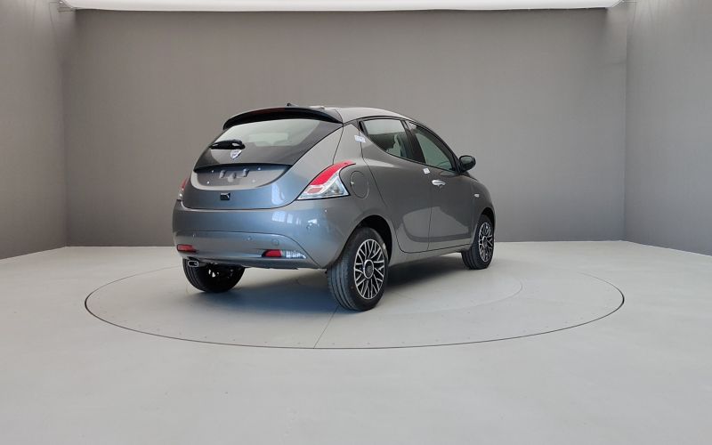 YPSILON 1.0 70CV HYBRID PLATINO 