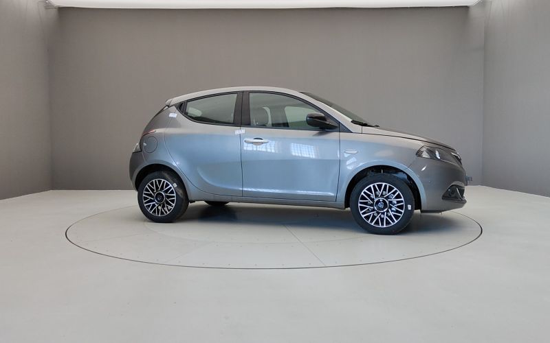 YPSILON 1.0 70CV HYBRID PLATINO 