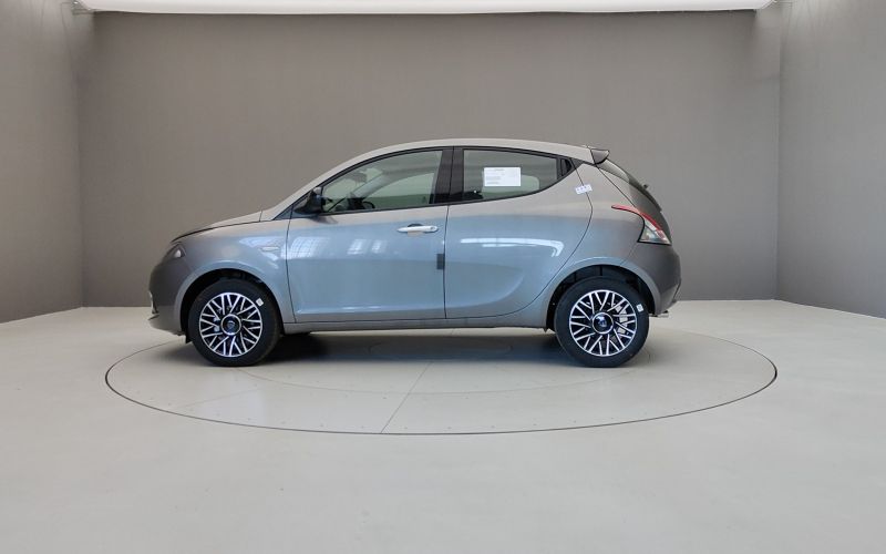 YPSILON 1.0 70CV HYBRID PLATINO 