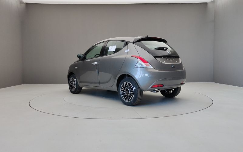 YPSILON 1.0 70CV HYBRID PLATINO 