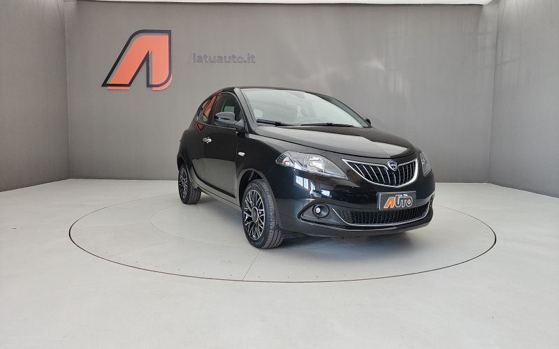 YPSILON 1.0 70CV HYBRID PLATINO 