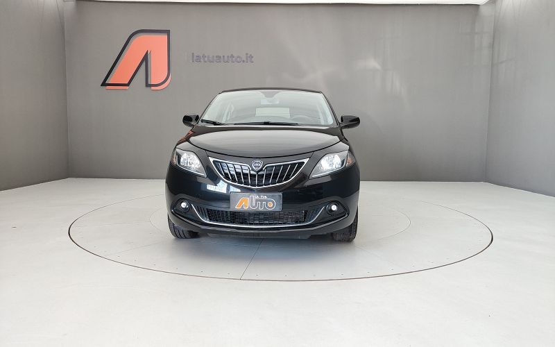 YPSILON 1.0 70CV HYBRID PLATINO 