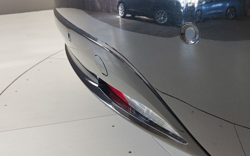 YPSILON 1.0 70CV HYBRID PLATINO 