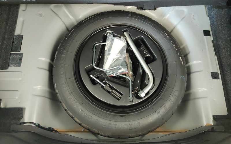 YPSILON 1.0 70CV HYBRID PLATINO 