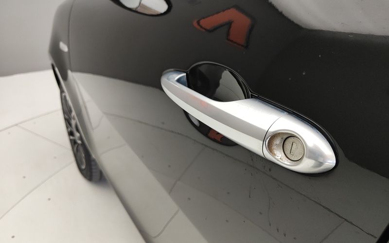 YPSILON 1.0 70CV HYBRID PLATINO 