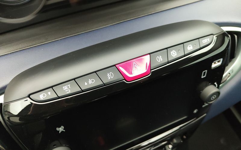 YPSILON 1.0 70CV HYBRID PLATINO 