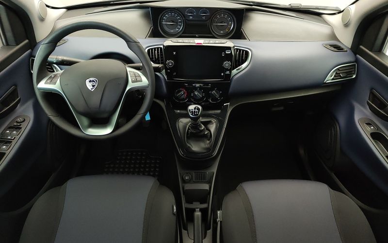 YPSILON 1.0 70CV HYBRID PLATINO 