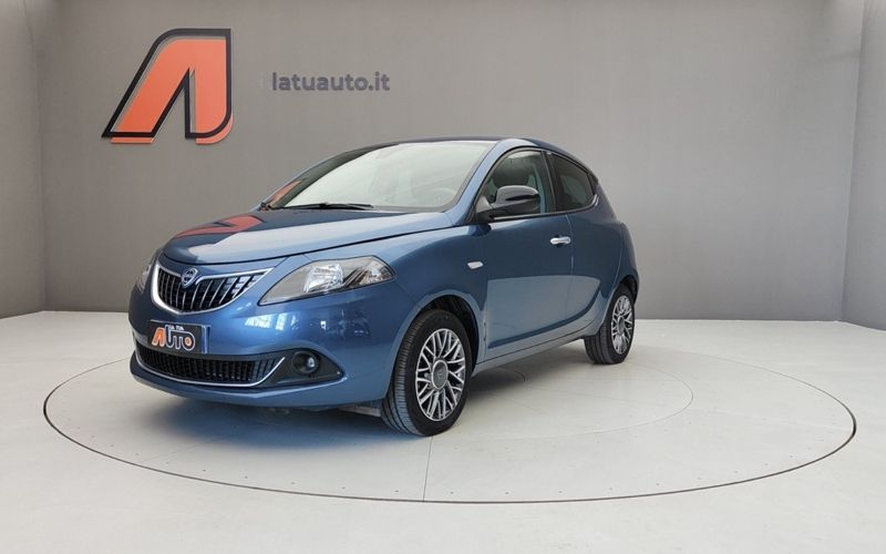 YPSILON 1.0 70CV HYBRID PLATINO 