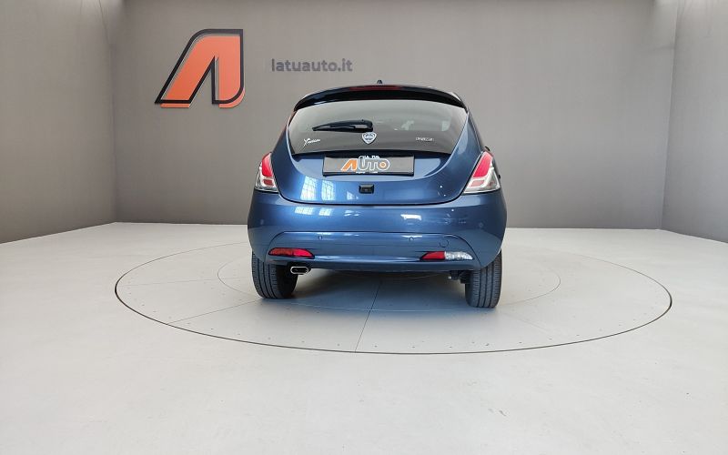 YPSILON 1.0 70CV HYBRID PLATINO 
