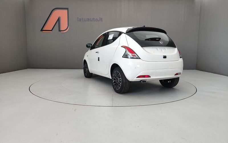 YPSILON 1.0 70CV HYBRID PLATINO 