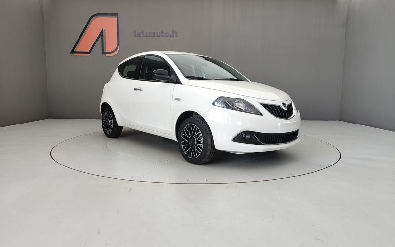 YPSILON 1.0 70CV HYBRID PLATINO 