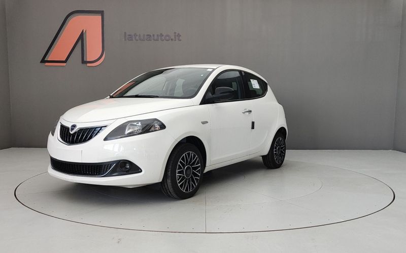 YPSILON 1.0 70CV HYBRID PLATINO 