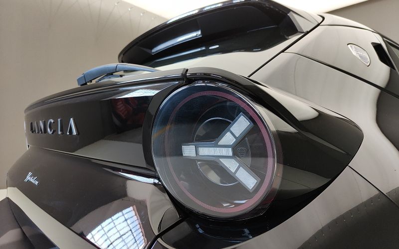 YPSILON 1.2 HYBRID 100CV