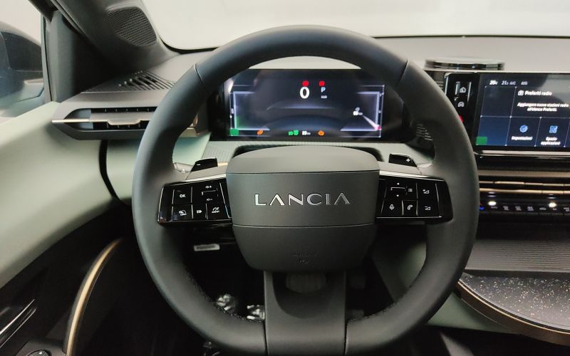 YPSILON 1.2 HYBRID 100CV