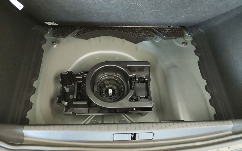 YPSILON 1.2 HYBRID 100CV