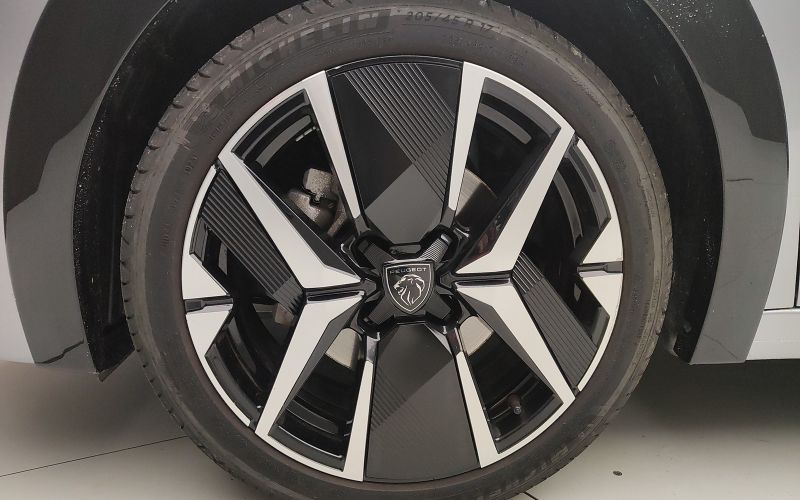 208 1.2 PURETECH 100CV GT